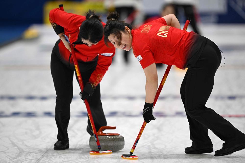 记者：埃贝尔明确表示，只有于帕离队拜仁才会签卢克巴